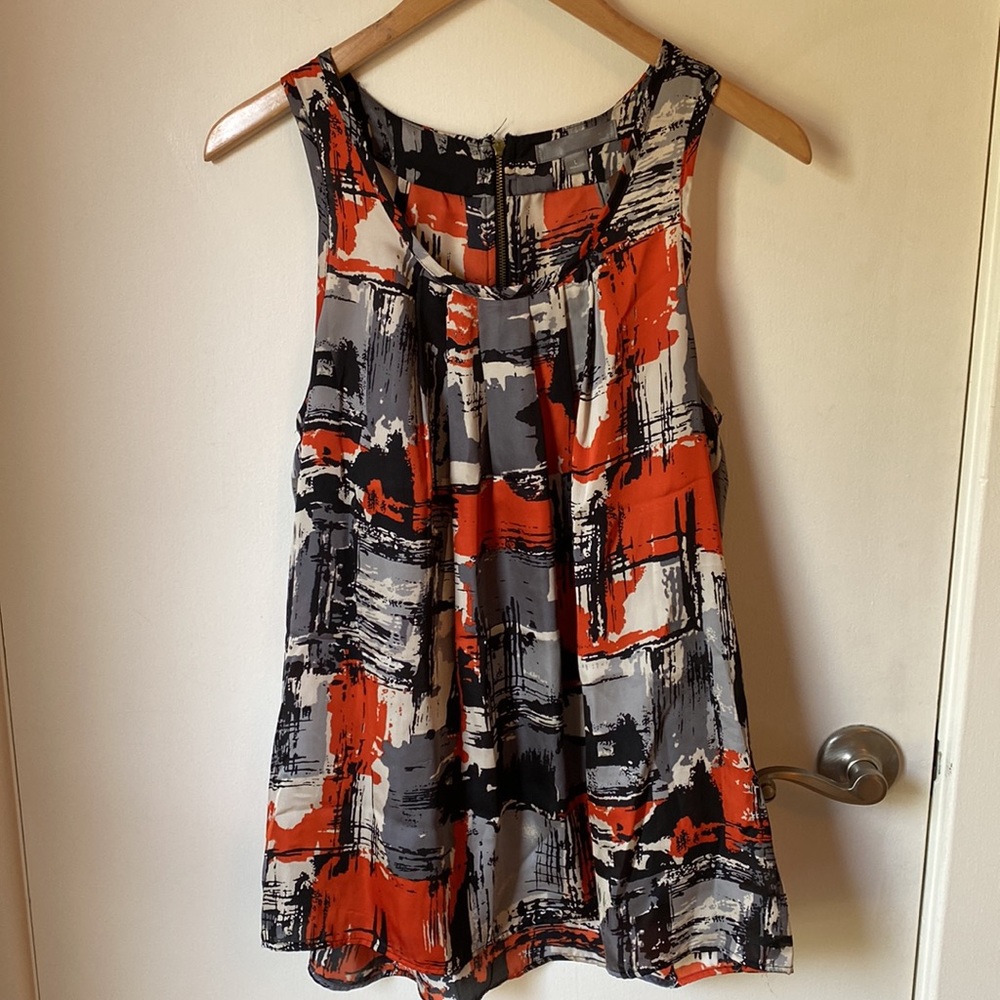 Patterned sleeveless blouse